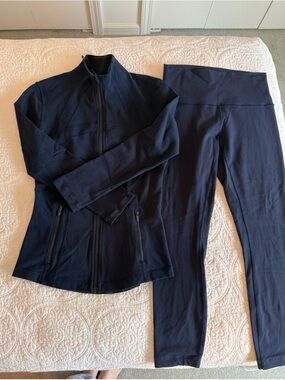 lululemon athletica Navy Hoodie - Women's Size 6